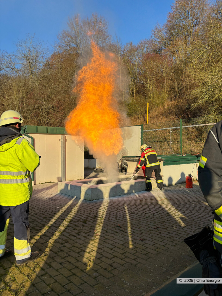 Löschung einer Gasflamme. Foto: Silvana Zink