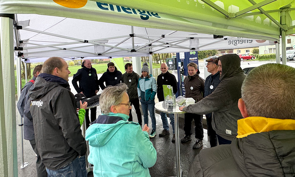 Die Teilnehmer der Veranstaltung beim Austausch.