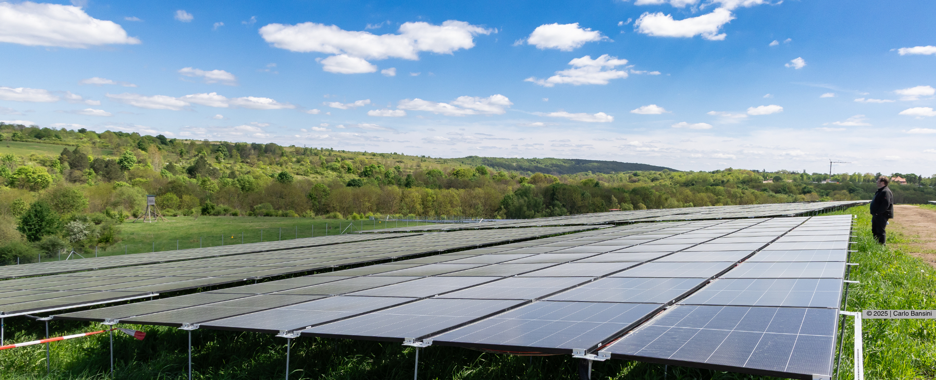 Blick über den Solarpark Ohrdruf 2025