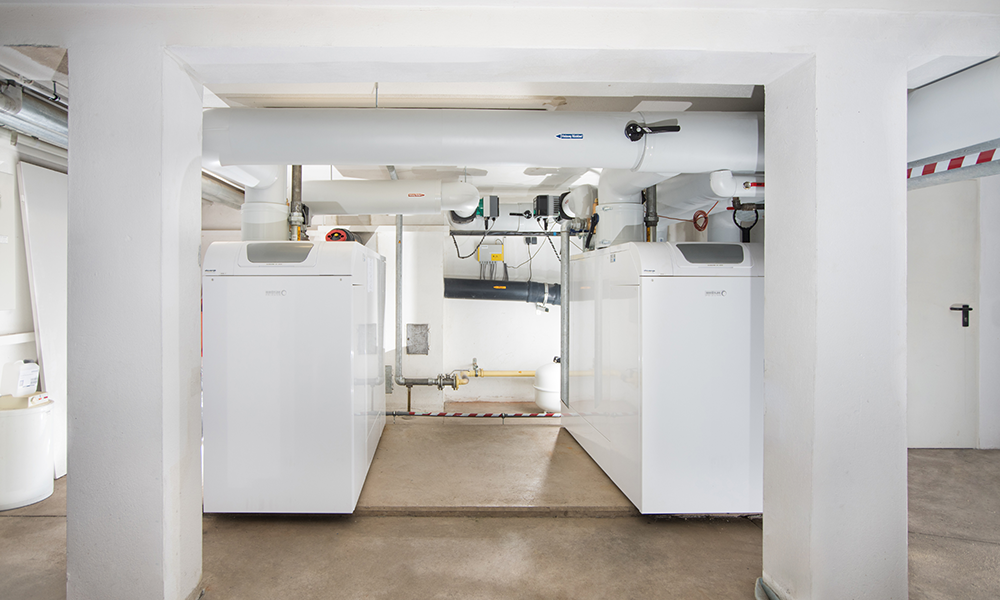 Heizungskeller in einem Gebäude.