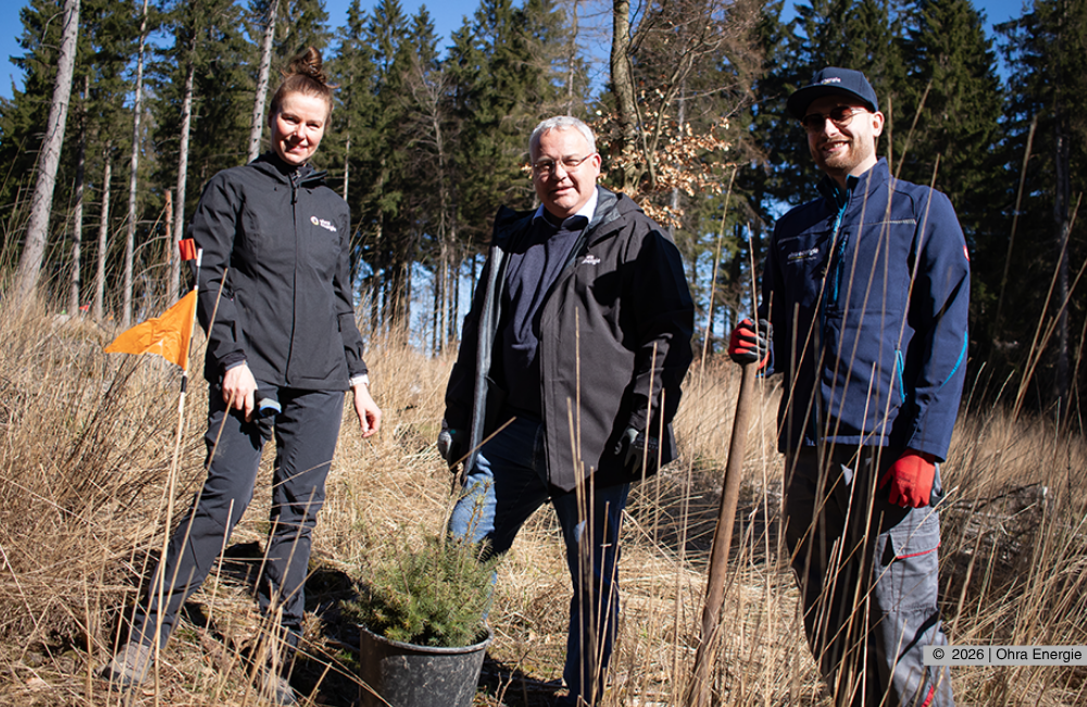 Das Team der Ohra Energie bei der Baumpflanzaktion.