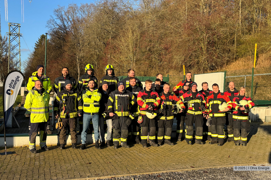Gruppenbild der Teilnehmerinnen und Teilnehmer auf dem Trainingsgelände BTZ Kloster-Rohr. Foto: Silvana Zink