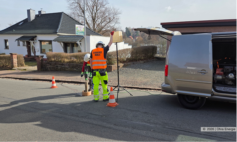 Baugrunderkundung in der Triftstraße – Mitarbeiter des Geodienst Ruhla bei der Untersuchung des Baugrundes