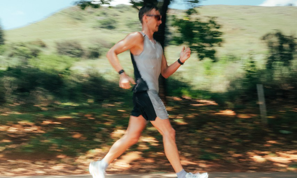 Jonathan Hilbert in Südafrika beim Gehen.