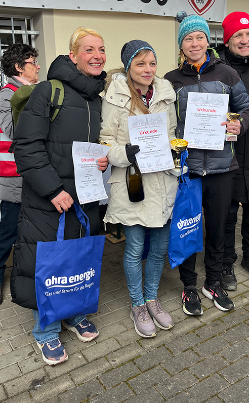 Urkunde für Christian Fuchs (Ohra Energie GmbH) freut sich über den 2. Platz in seiner Altersklasse im Nordic Walking und präsentiert stolz seine Urkunde.Fuchs (Ohra Energie GmbH) für den 2. Platz in seiner Altersklasse im Nordic Walking